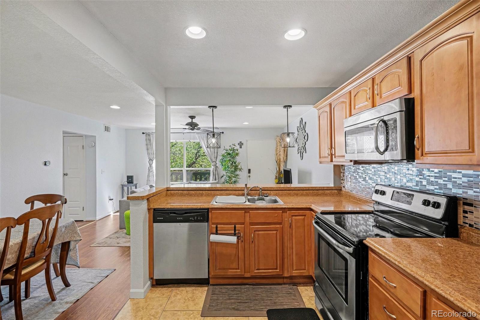 MLS Image #10 for 3550 s harlan street,denver, Colorado