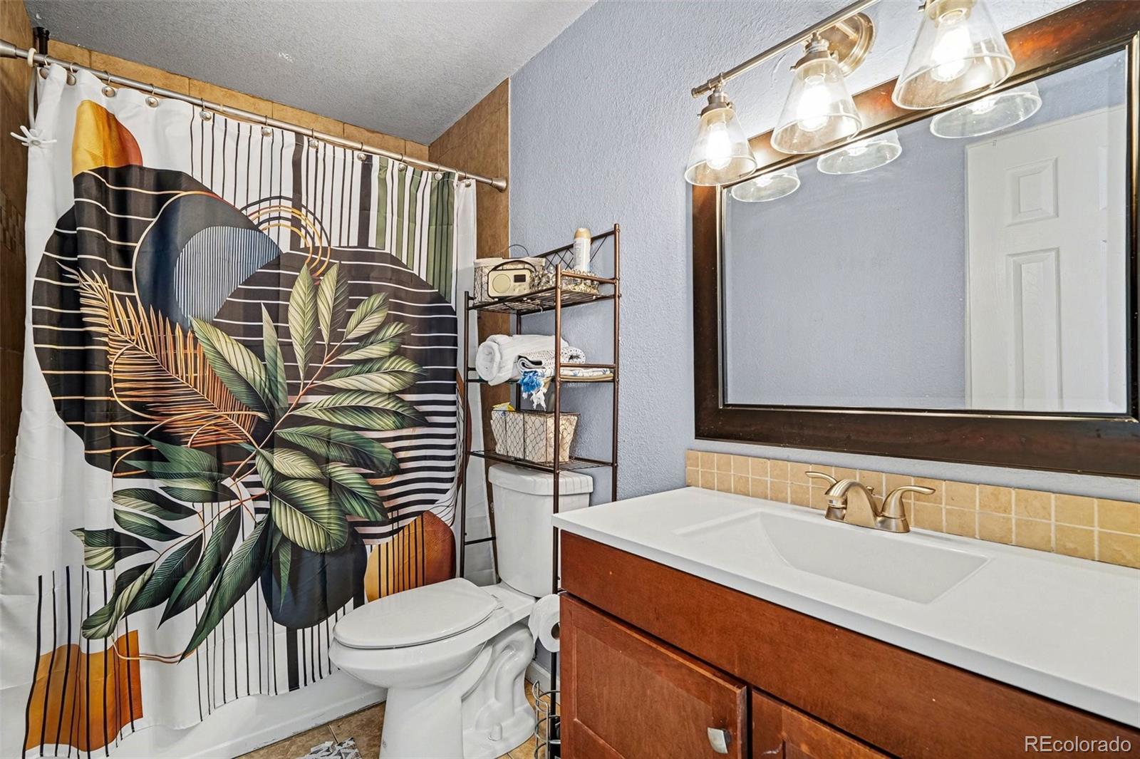 MLS Image #13 for 3550 s harlan street,denver, Colorado
