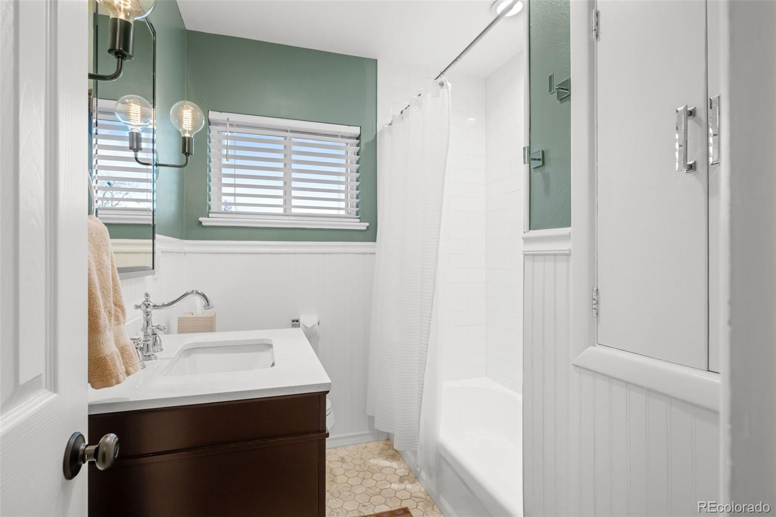 MLS Image #24 for 3701 e dartmouth avenue,denver, Colorado