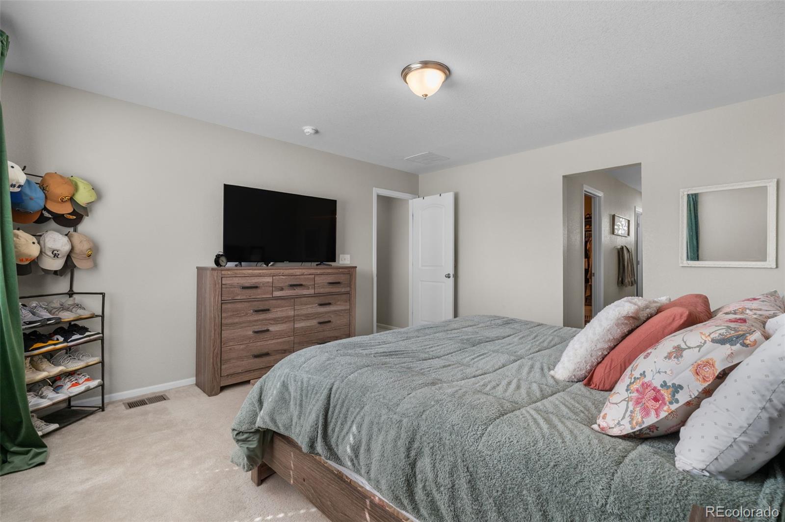 MLS Image #11 for 240 s langdale court,aurora, Colorado