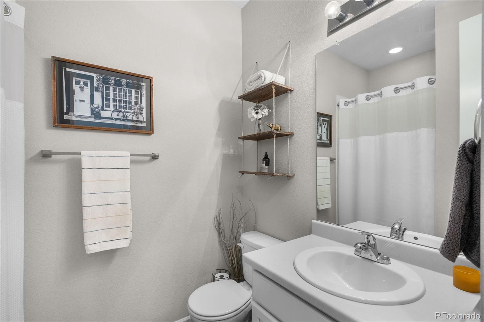 MLS Image #3 for 240 s langdale court,aurora, Colorado
