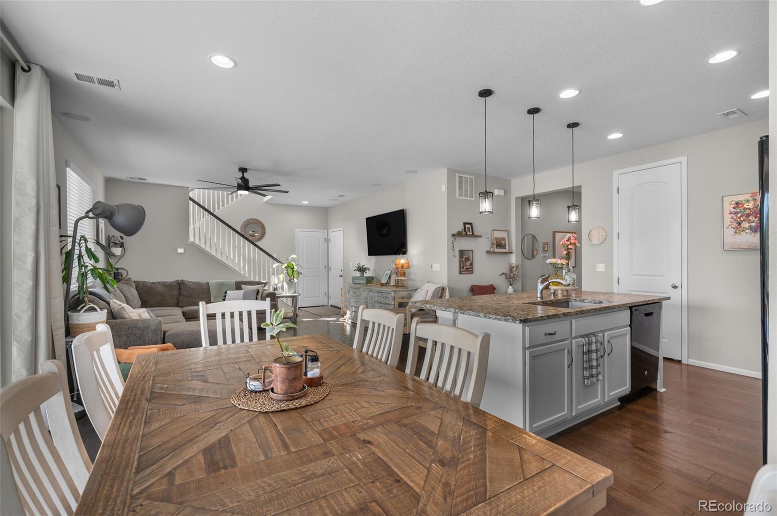 MLS Image #9 for 240 s langdale court,aurora, Colorado