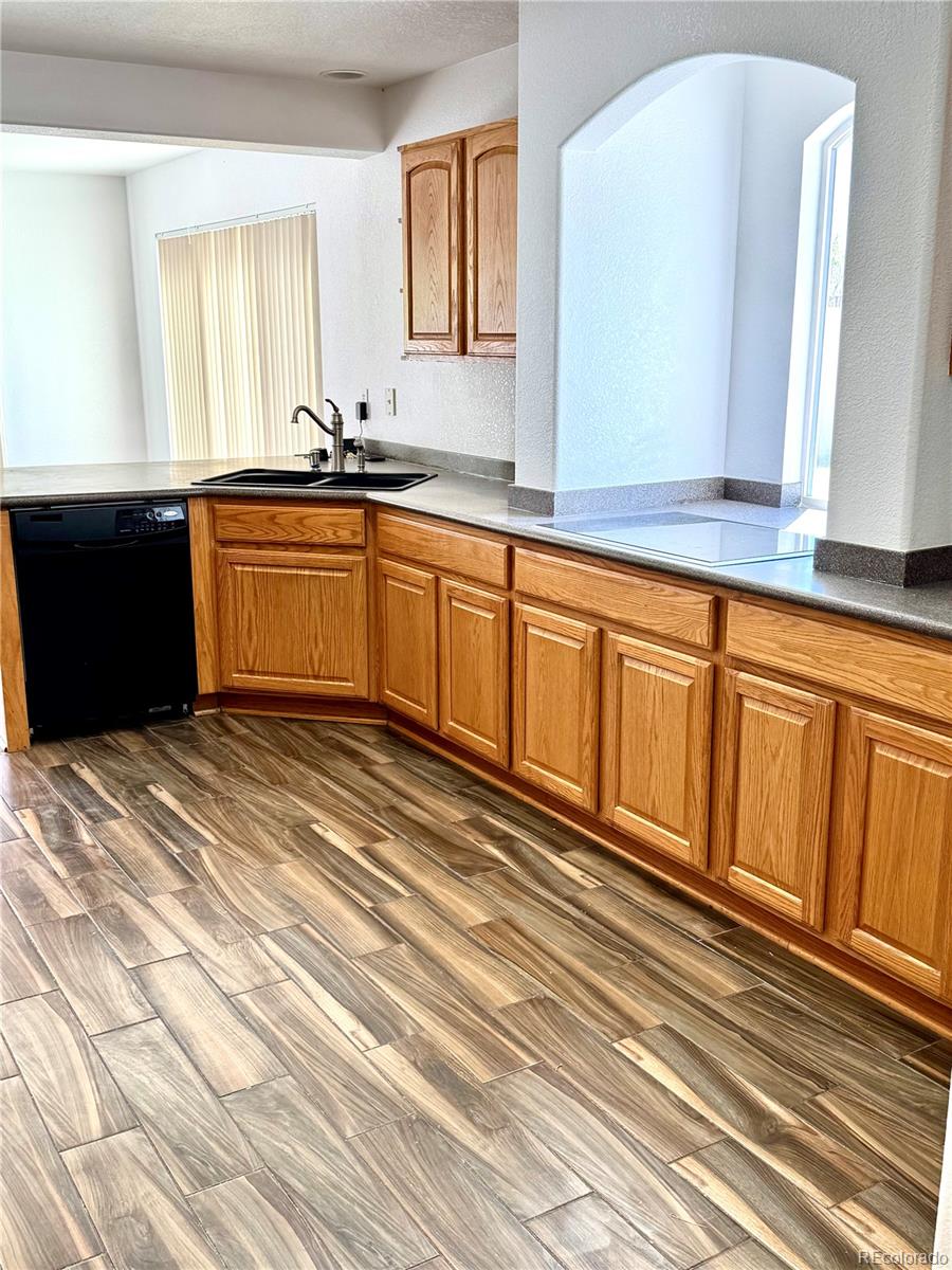 MLS Image #12 for 5553  jebel court,denver, Colorado