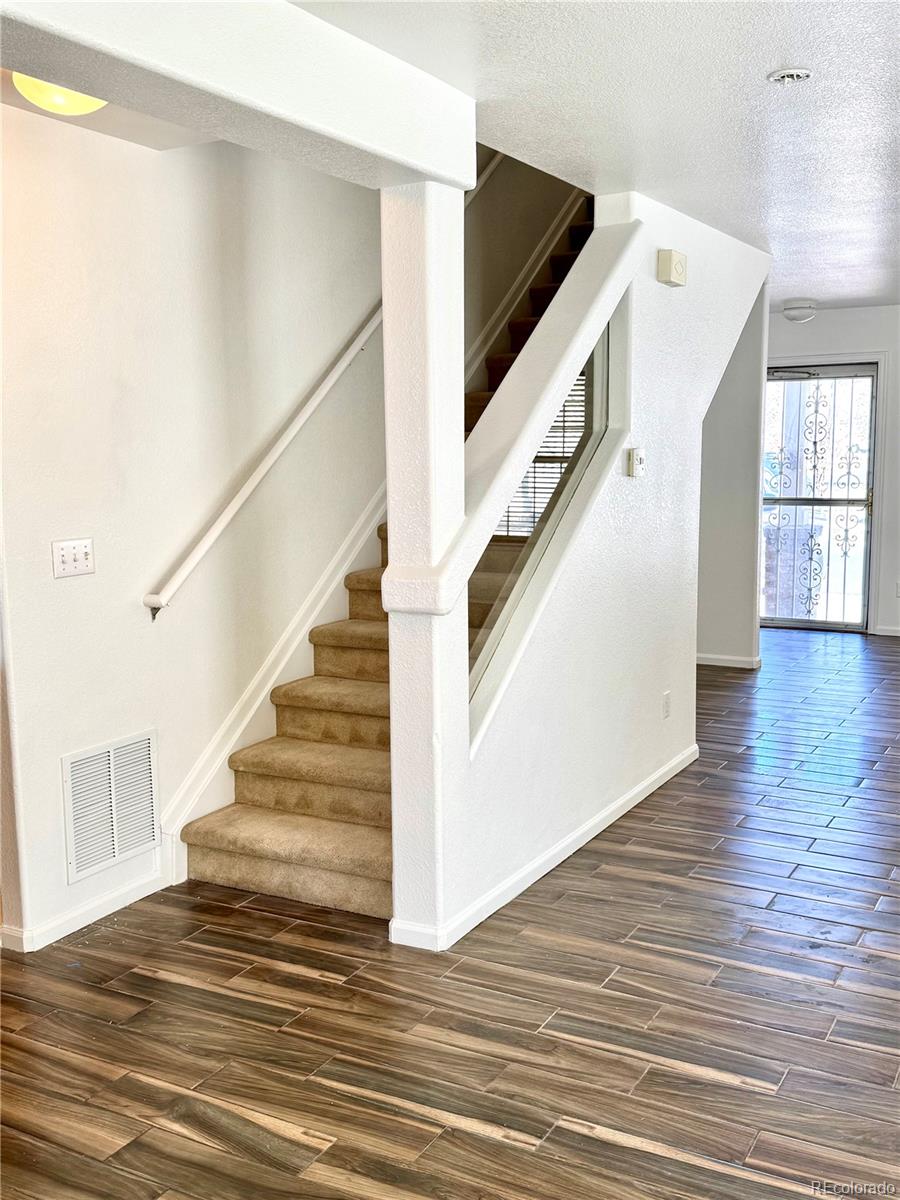 MLS Image #4 for 5553  jebel court,denver, Colorado