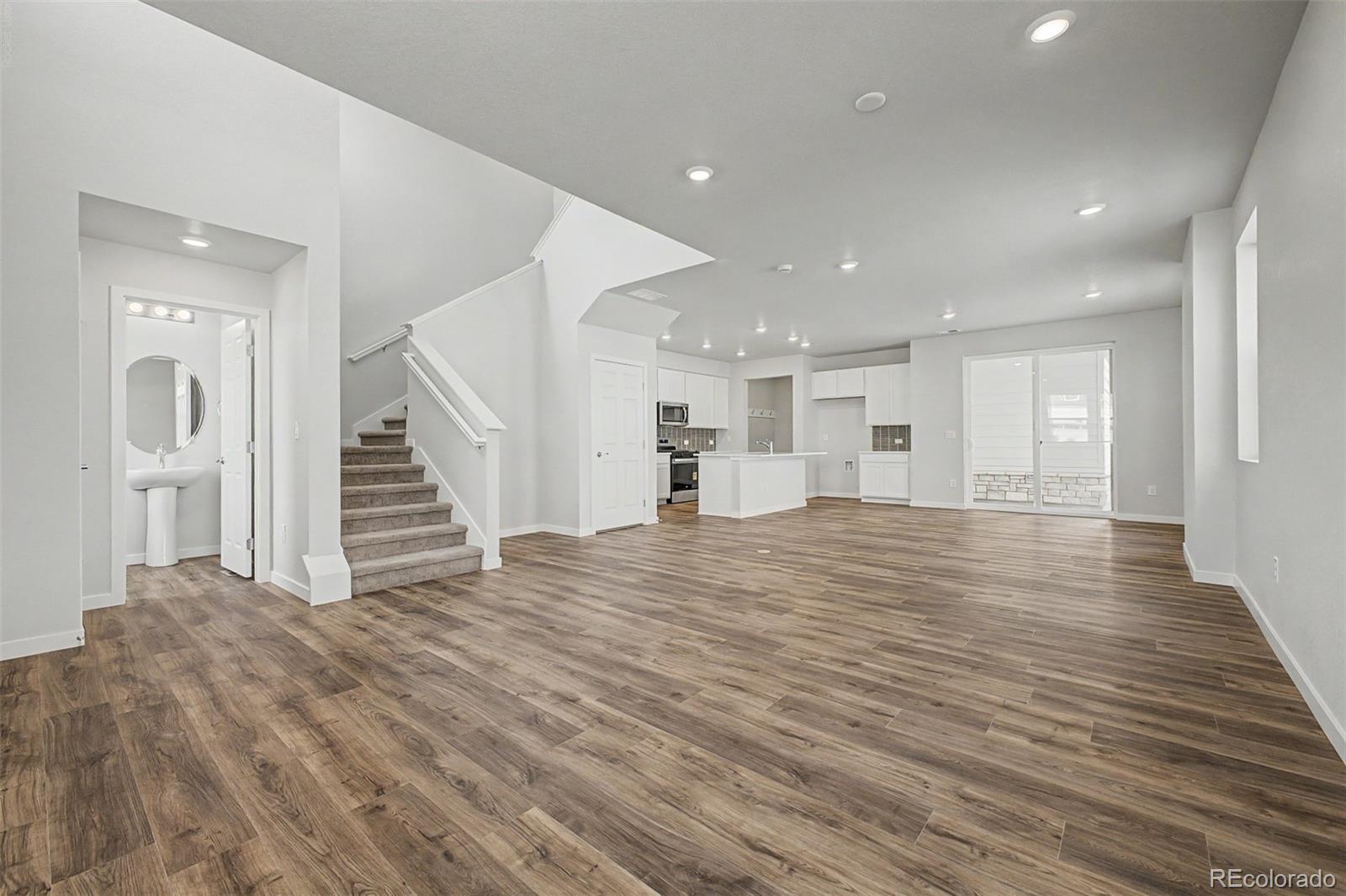 MLS Image #10 for 5804 n perth street,aurora, Colorado
