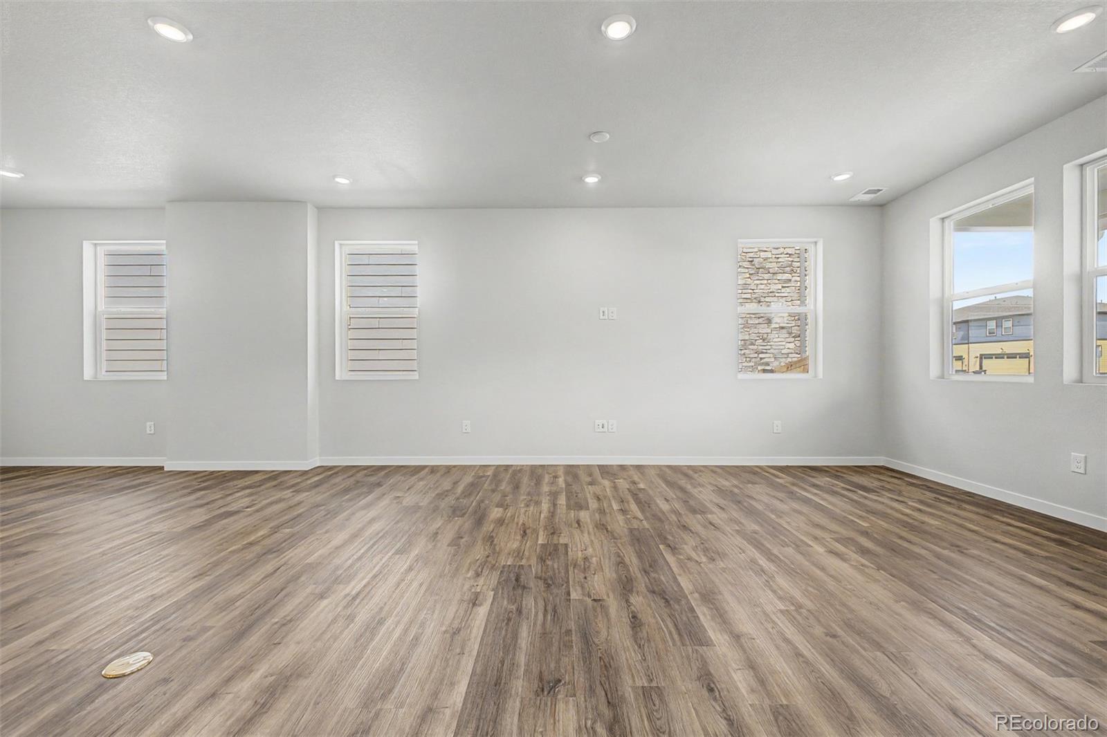 MLS Image #14 for 5804 n perth street,aurora, Colorado