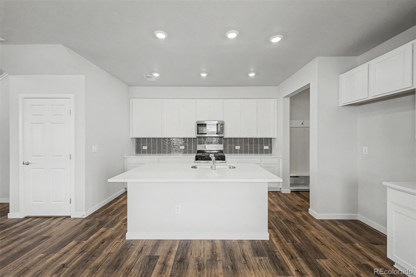 MLS Image #18 for 5804 n perth street,aurora, Colorado