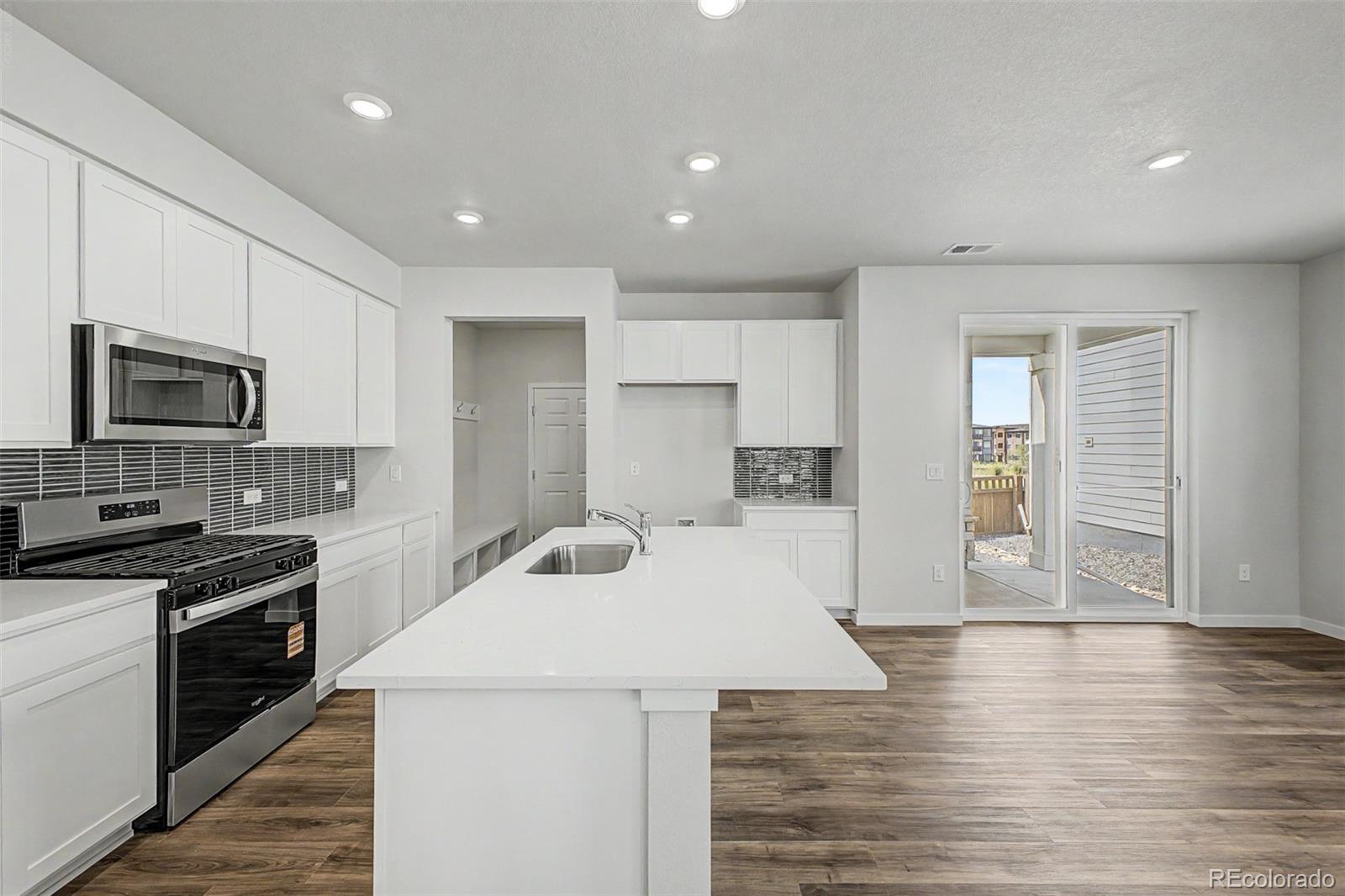 MLS Image #21 for 5804 n perth street,aurora, Colorado