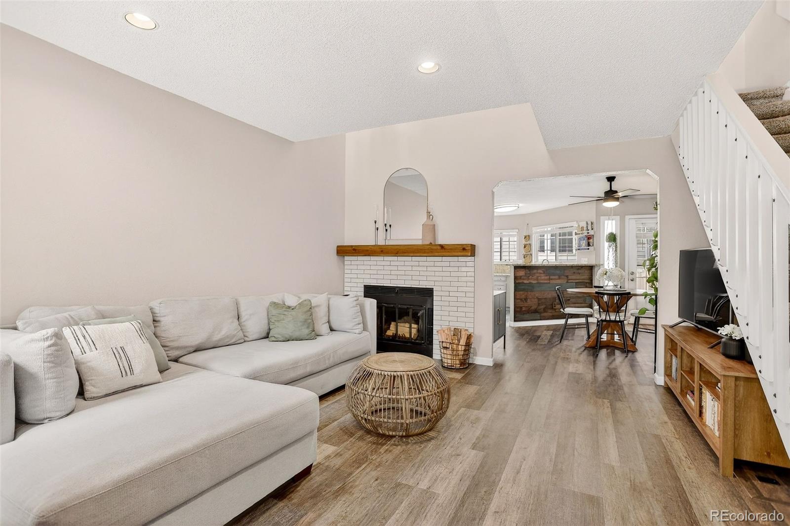 MLS Image #2 for 8698 w plymouth avenue,littleton, Colorado