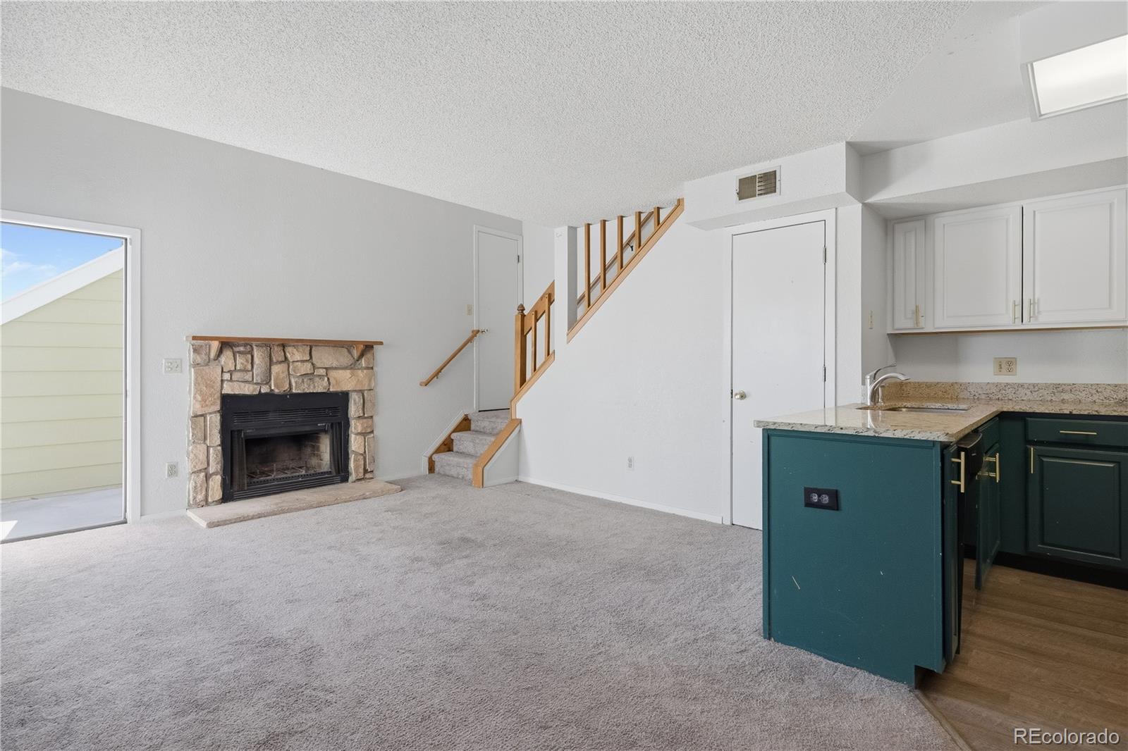 MLS Image #2 for 992 s dearborn way,aurora, Colorado