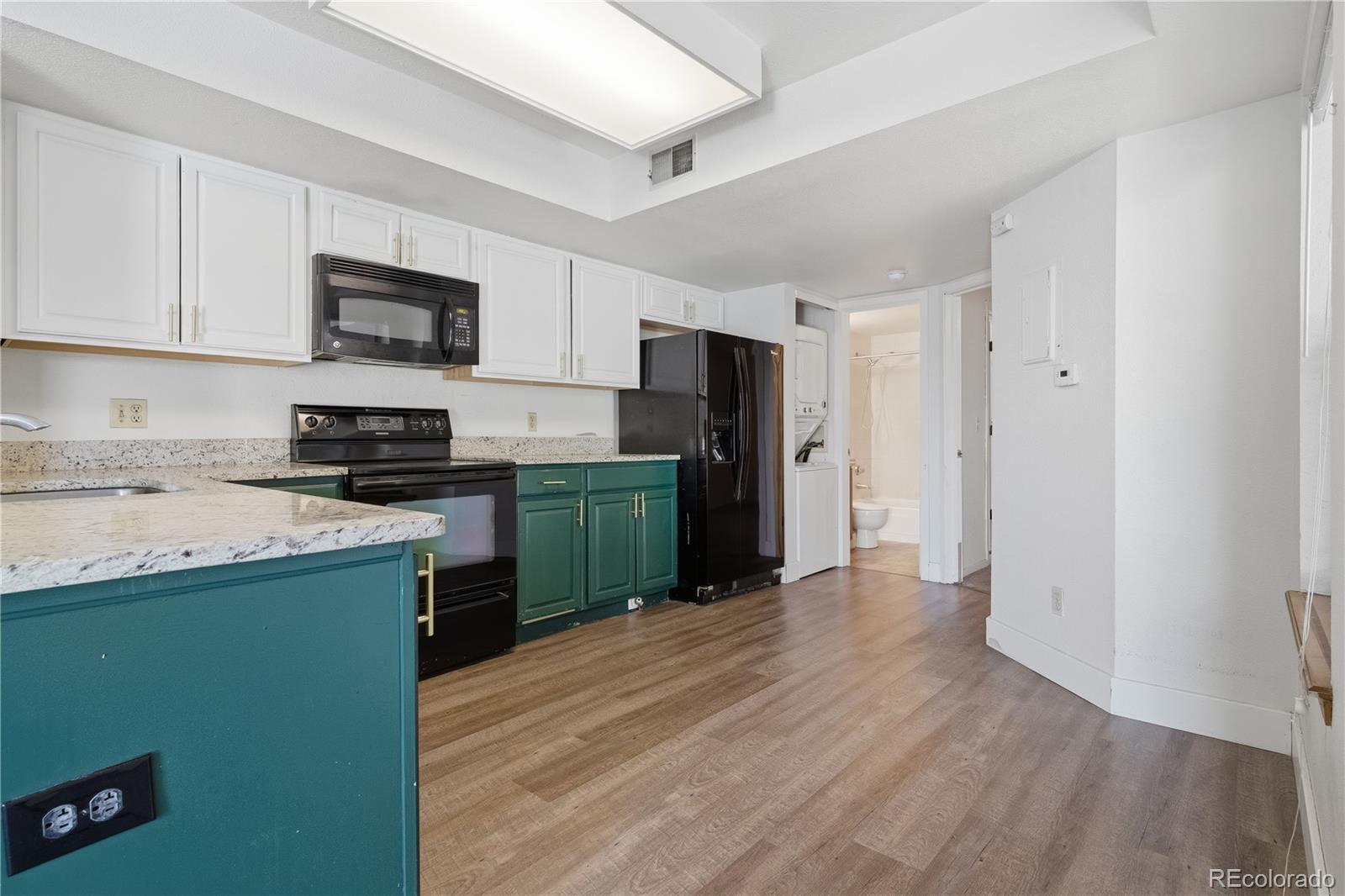 MLS Image #3 for 992 s dearborn way,aurora, Colorado