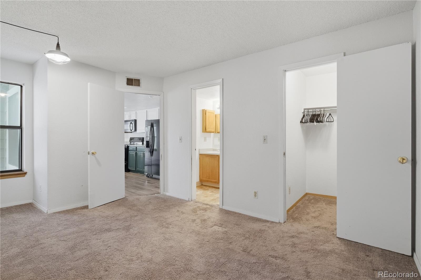 MLS Image #7 for 992 s dearborn way,aurora, Colorado