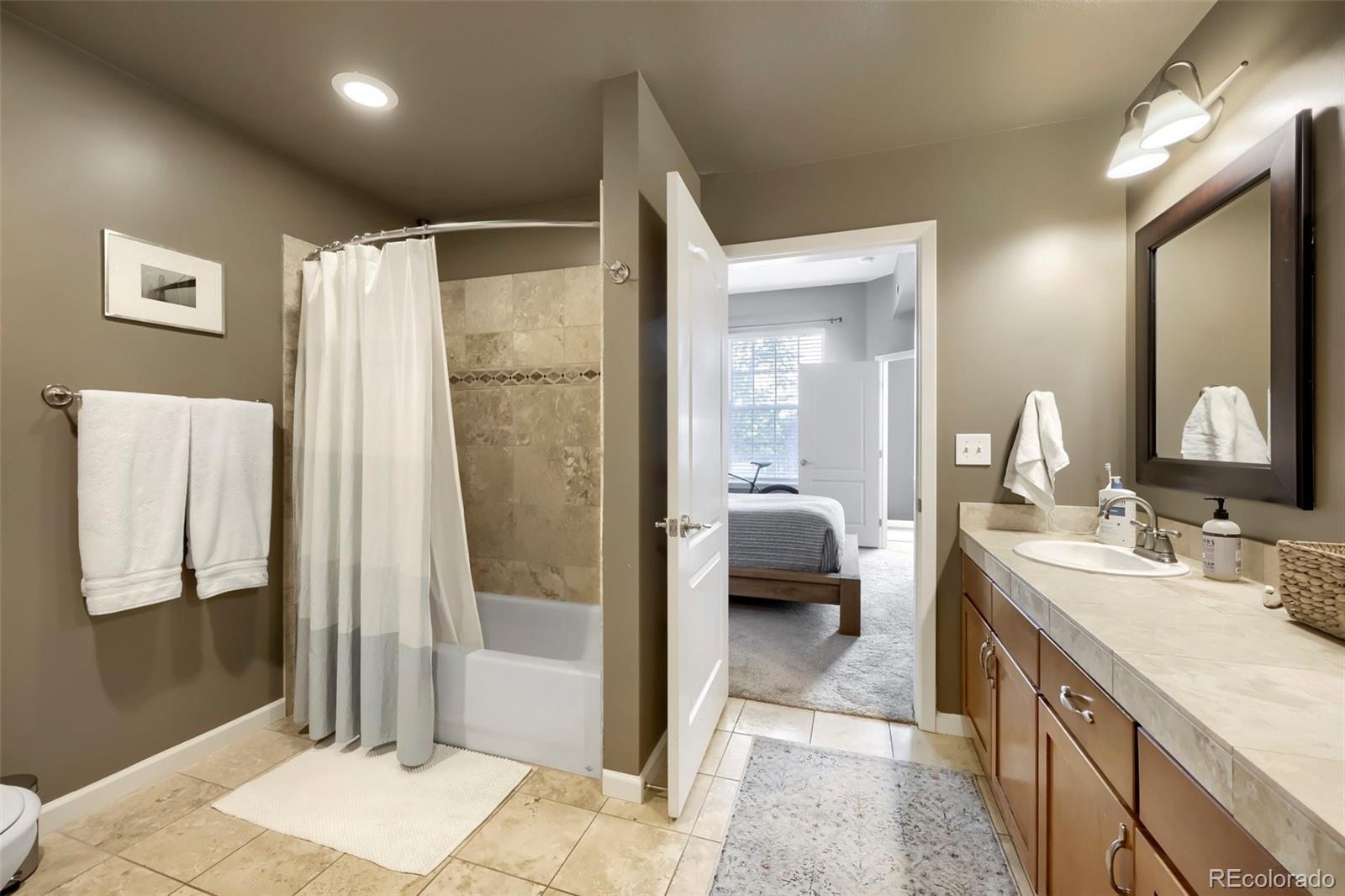 MLS Image #13 for 1489  steele street,denver, Colorado