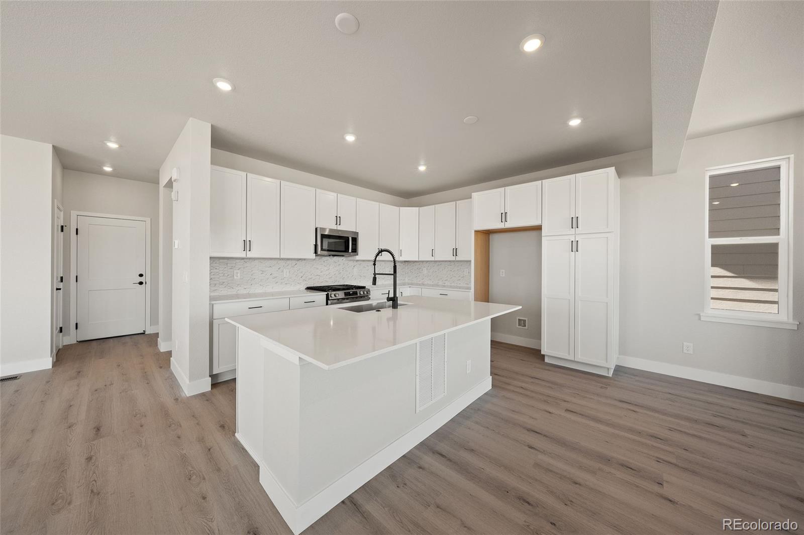 MLS Image #11 for 8669  leaf sedge lane,littleton, Colorado