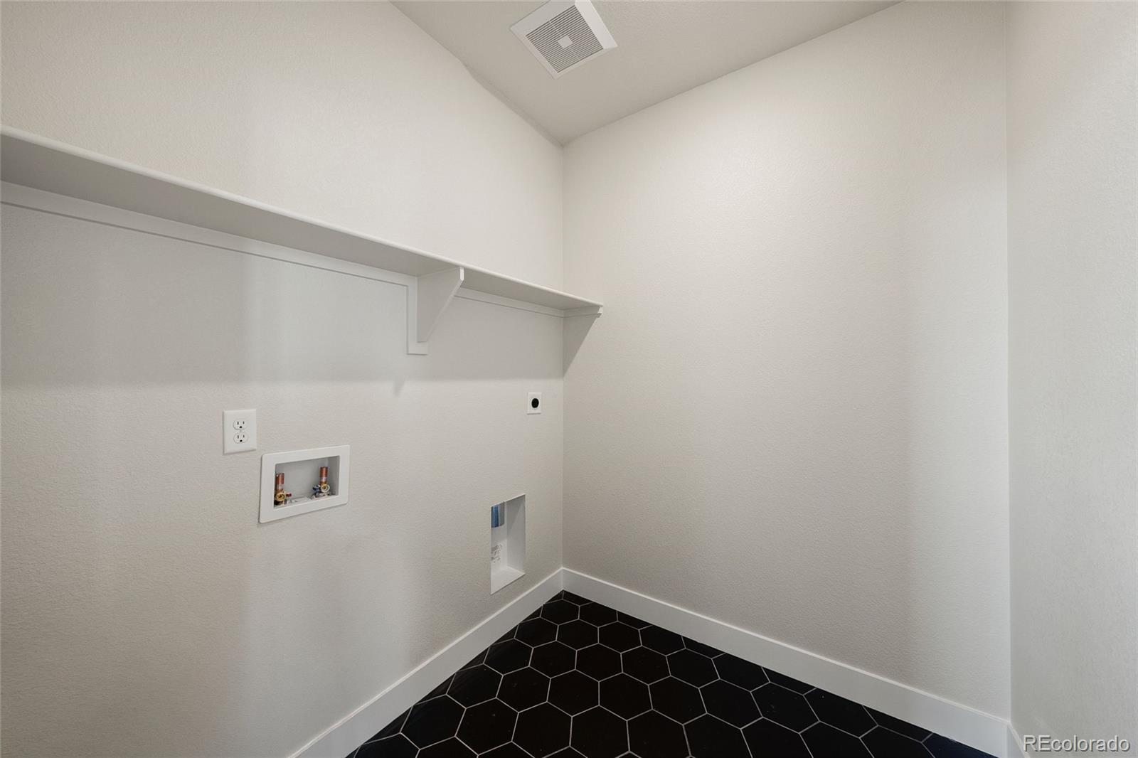 MLS Image #24 for 8669  leaf sedge lane,littleton, Colorado
