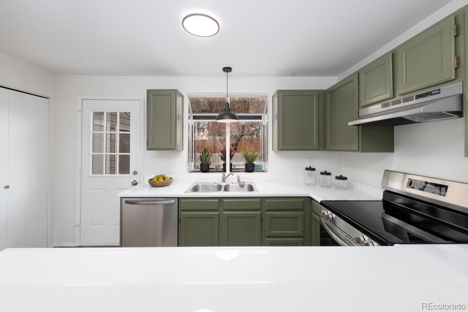 MLS Image #13 for 4501 s crystal way,aurora, Colorado