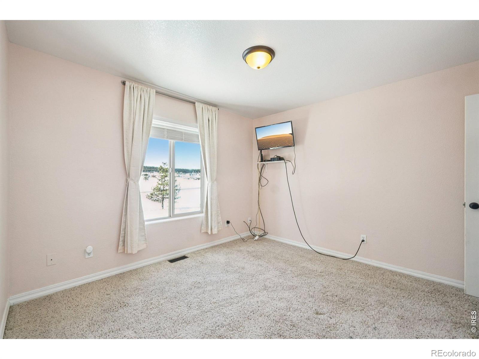 MLS Image #31 for    ,, Colorado