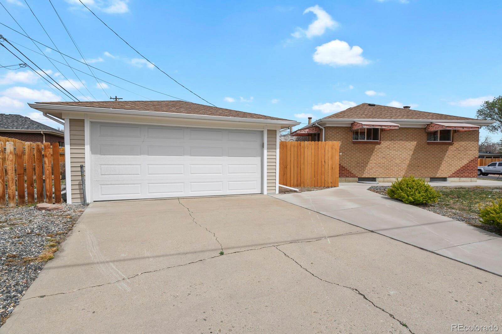 MLS Image #3 for 7201  avrum drive,denver, Colorado