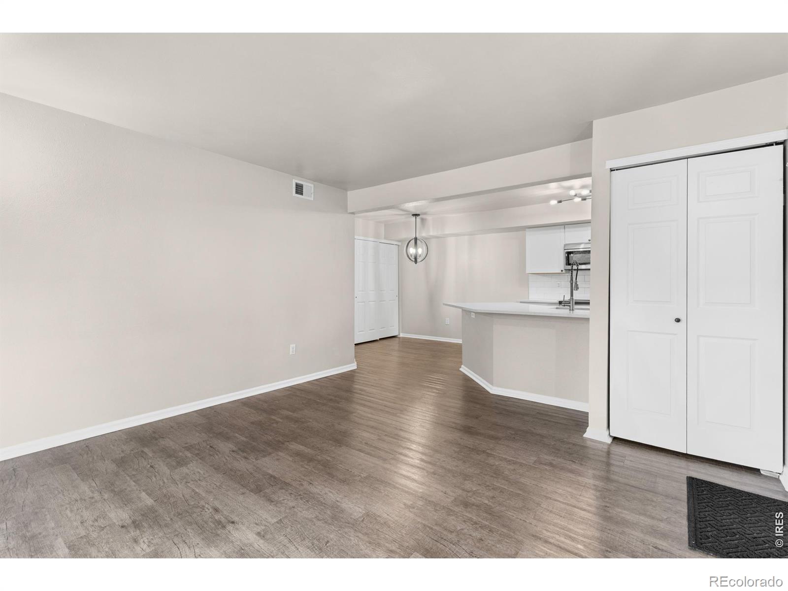 MLS Image #18 for 60 s boulder circle,boulder, Colorado