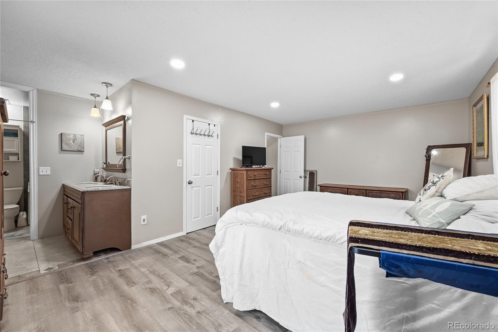 MLS Image #15 for 4724  deer trail,elizabeth, Colorado