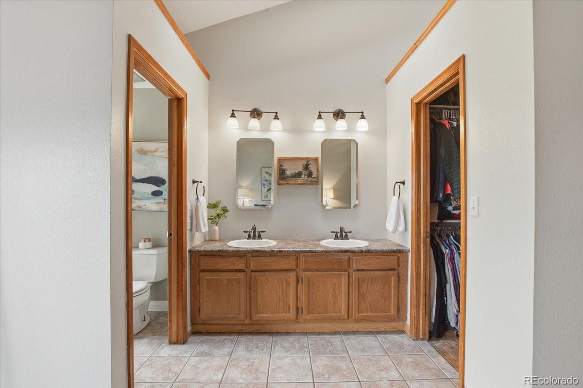 MLS Image #15 for 11  long spur,littleton, Colorado