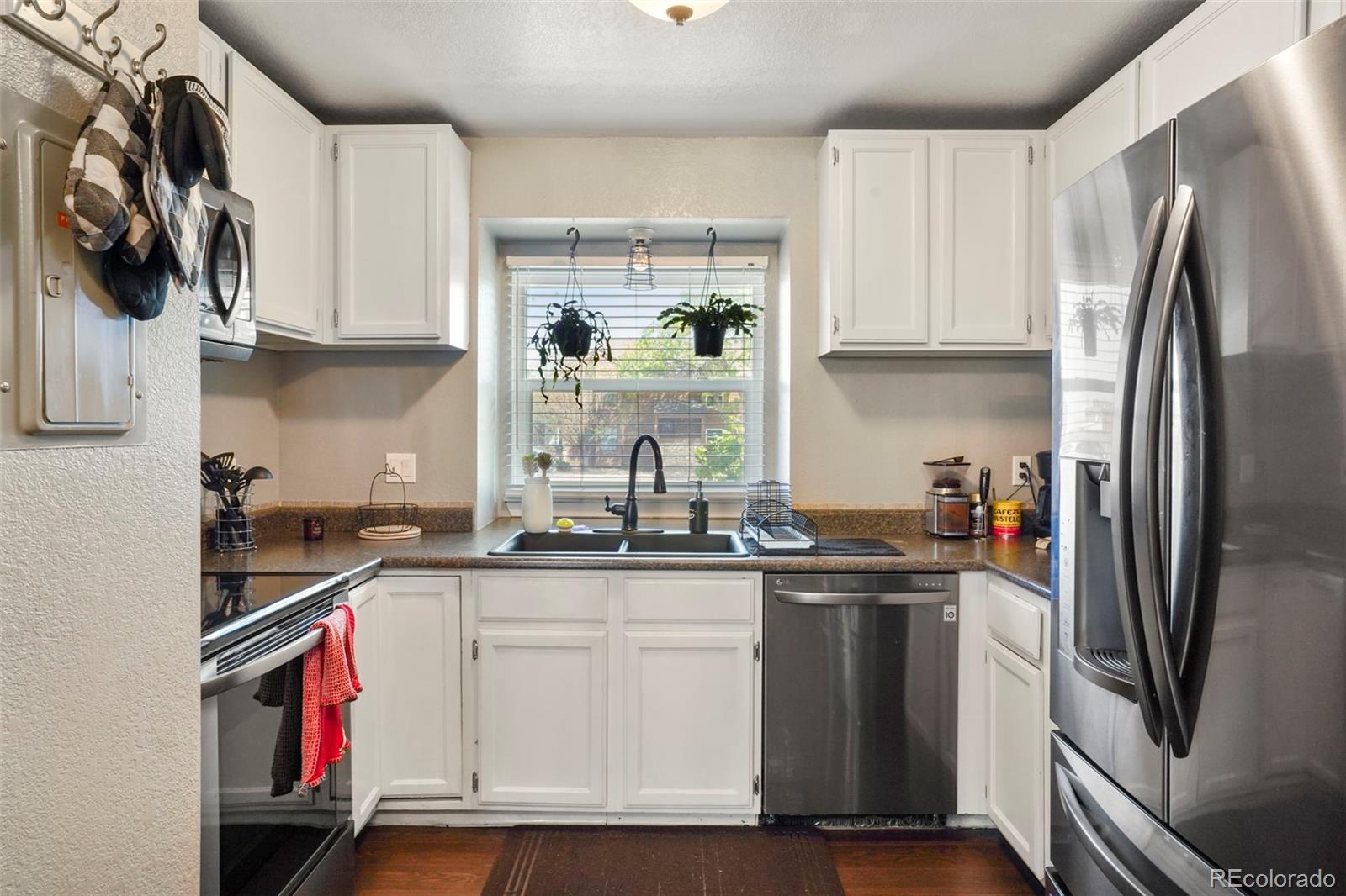 MLS Image #10 for 2469  devonshire court,denver, Colorado