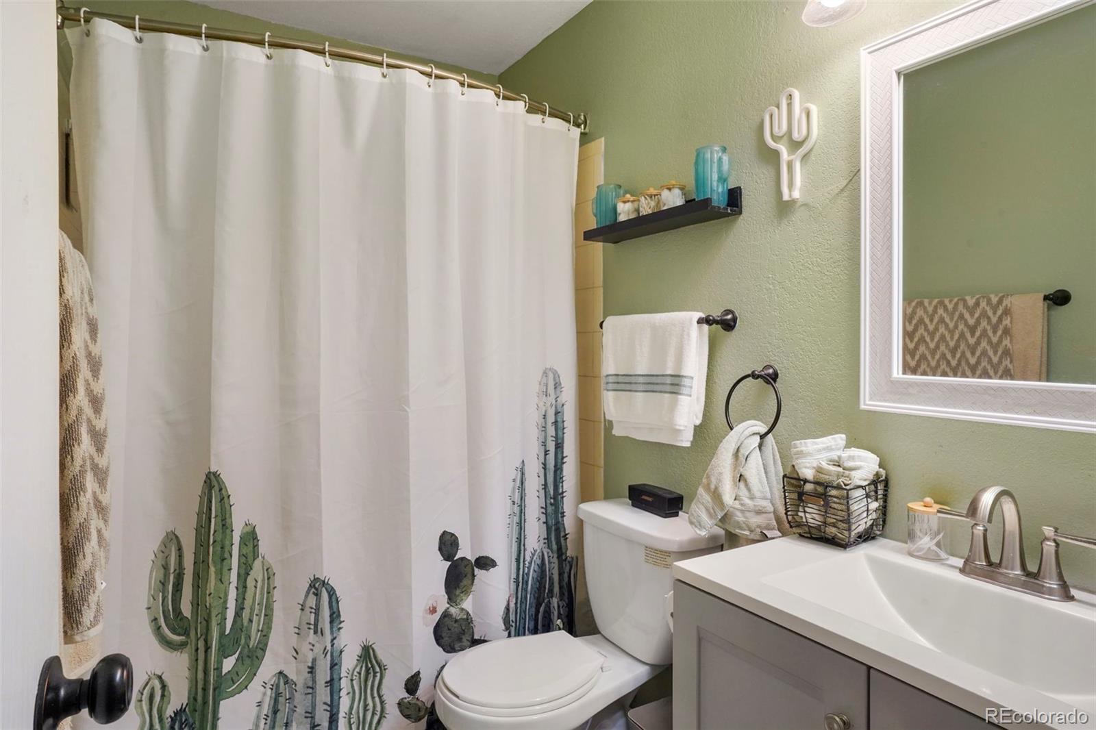 MLS Image #14 for 2469  devonshire court,denver, Colorado