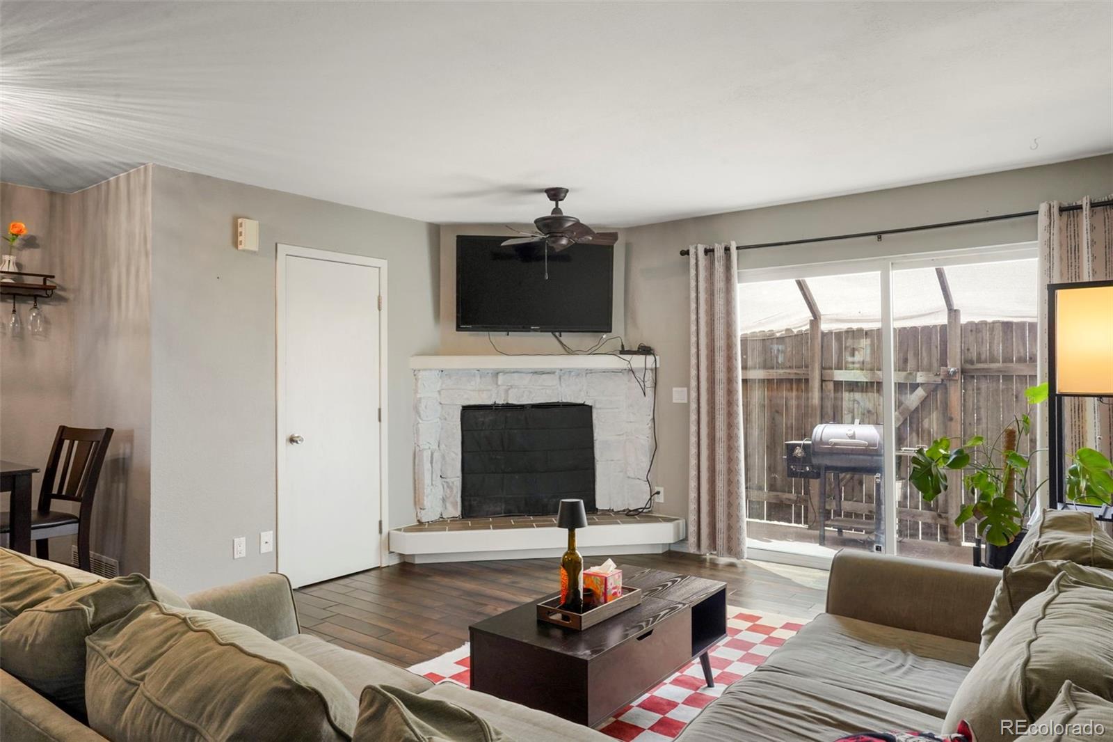 MLS Image #4 for 2469  devonshire court,denver, Colorado