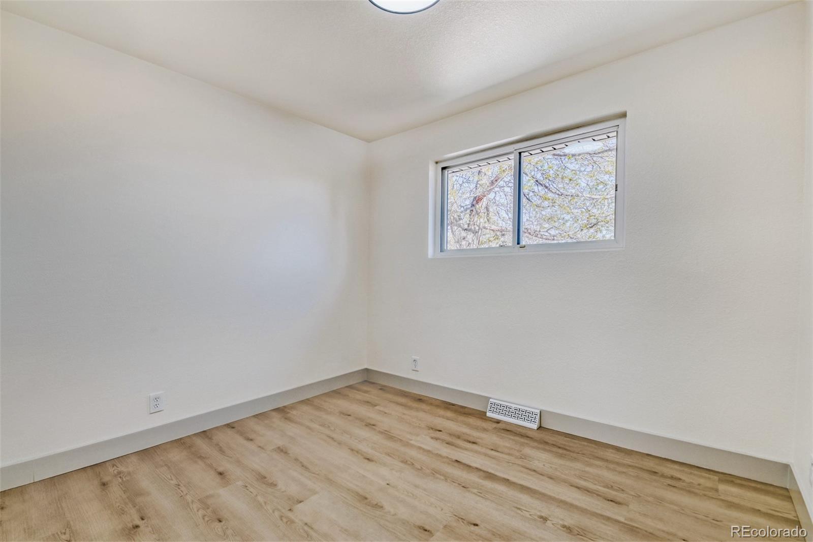 MLS Image #21 for 900  essex drive,denver, Colorado