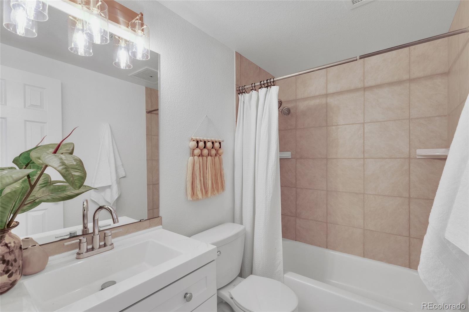 MLS Image #17 for 2901  wyandot street 2,denver, Colorado