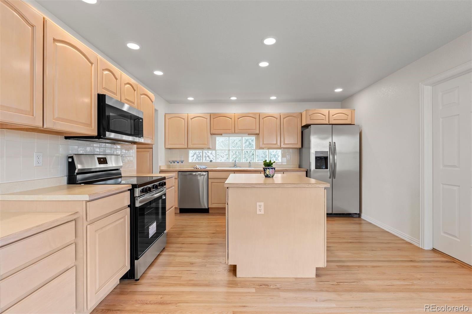 MLS Image #10 for 1011 s valentia street,denver, Colorado