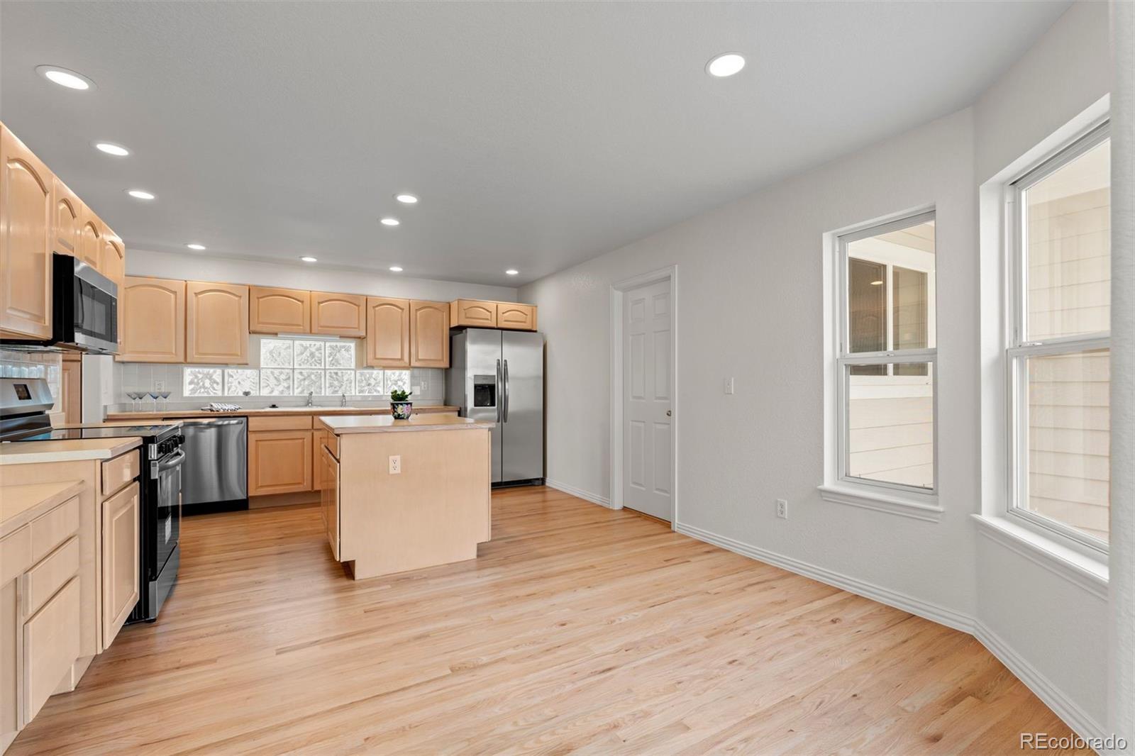 MLS Image #9 for 1011 s valentia street,denver, Colorado