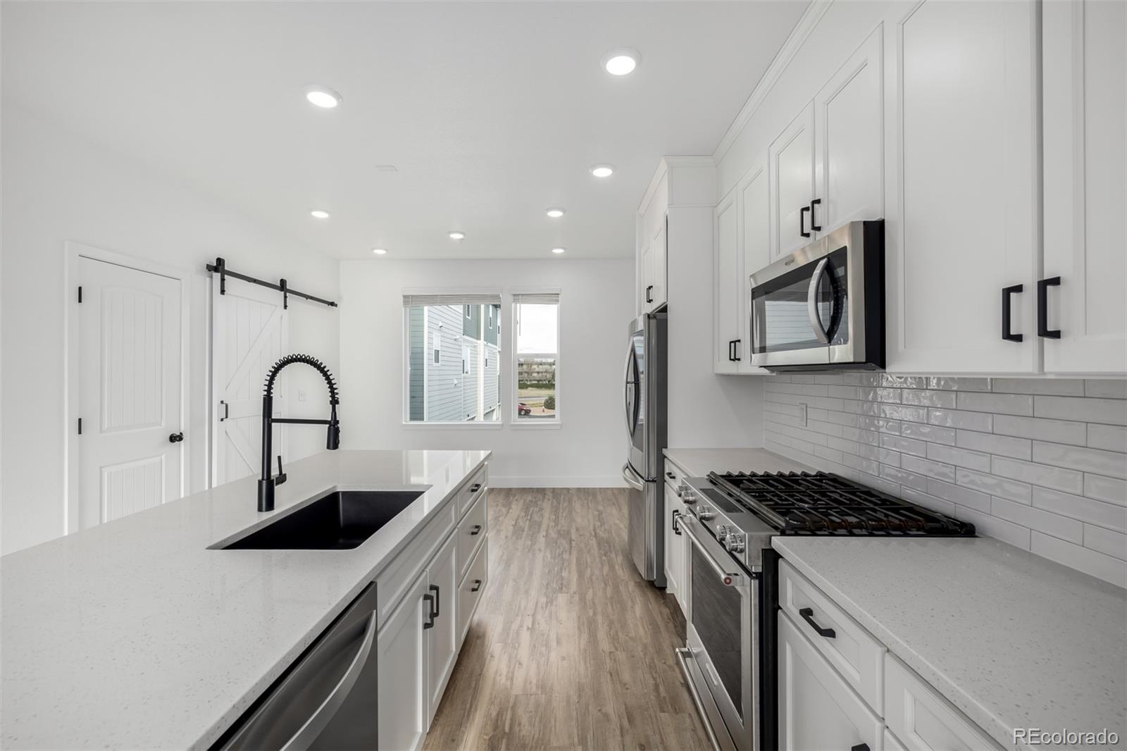 MLS Image #13 for 6936  eliot street,denver, Colorado