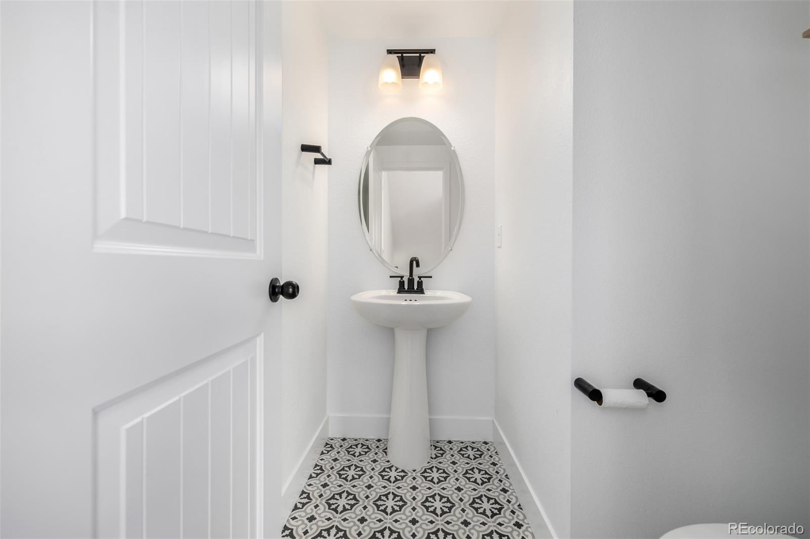MLS Image #3 for 6936  eliot street,denver, Colorado