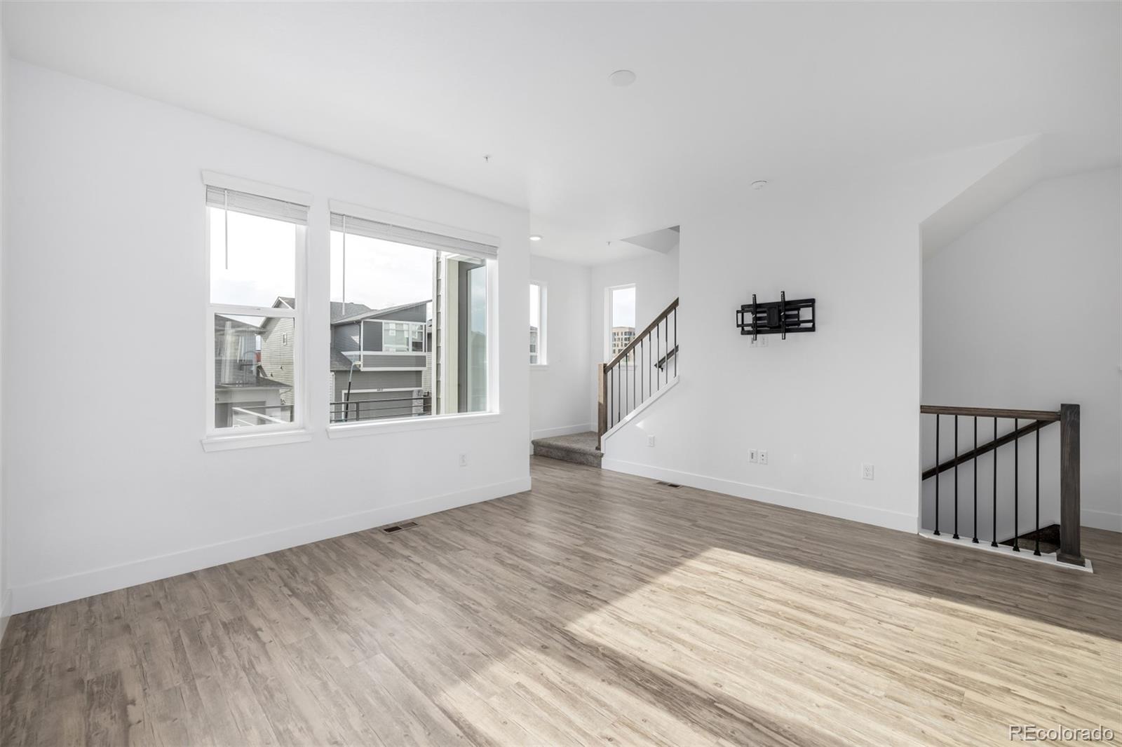 MLS Image #4 for 6936  eliot street,denver, Colorado