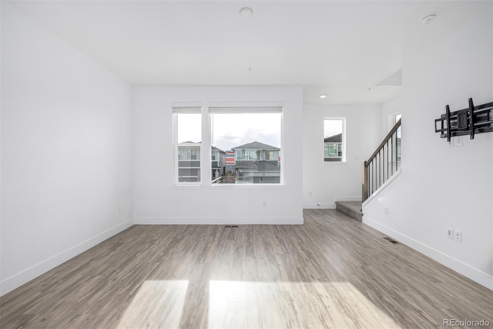 MLS Image #6 for 6936  eliot street,denver, Colorado