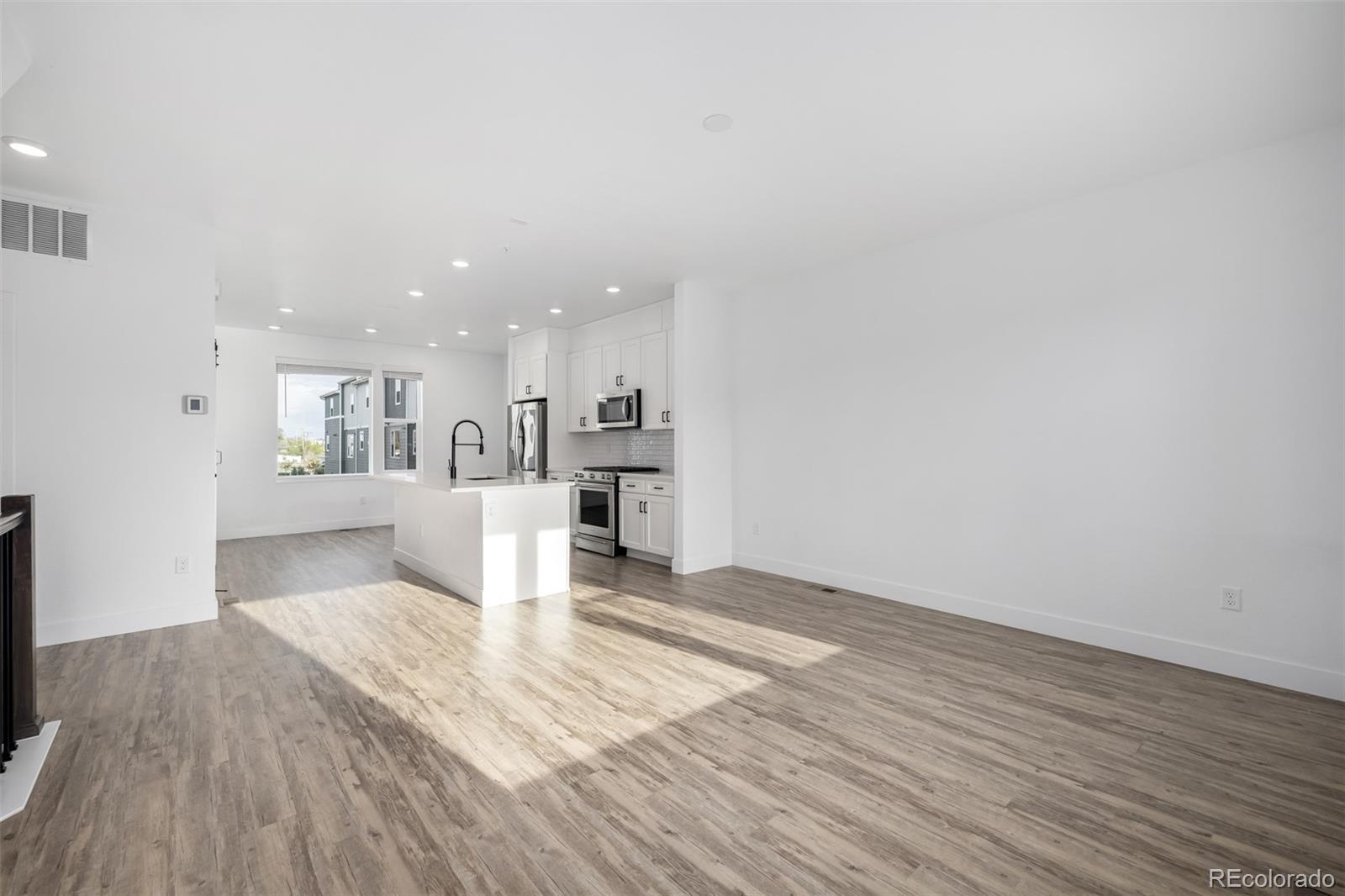 MLS Image #7 for 6936  eliot street,denver, Colorado