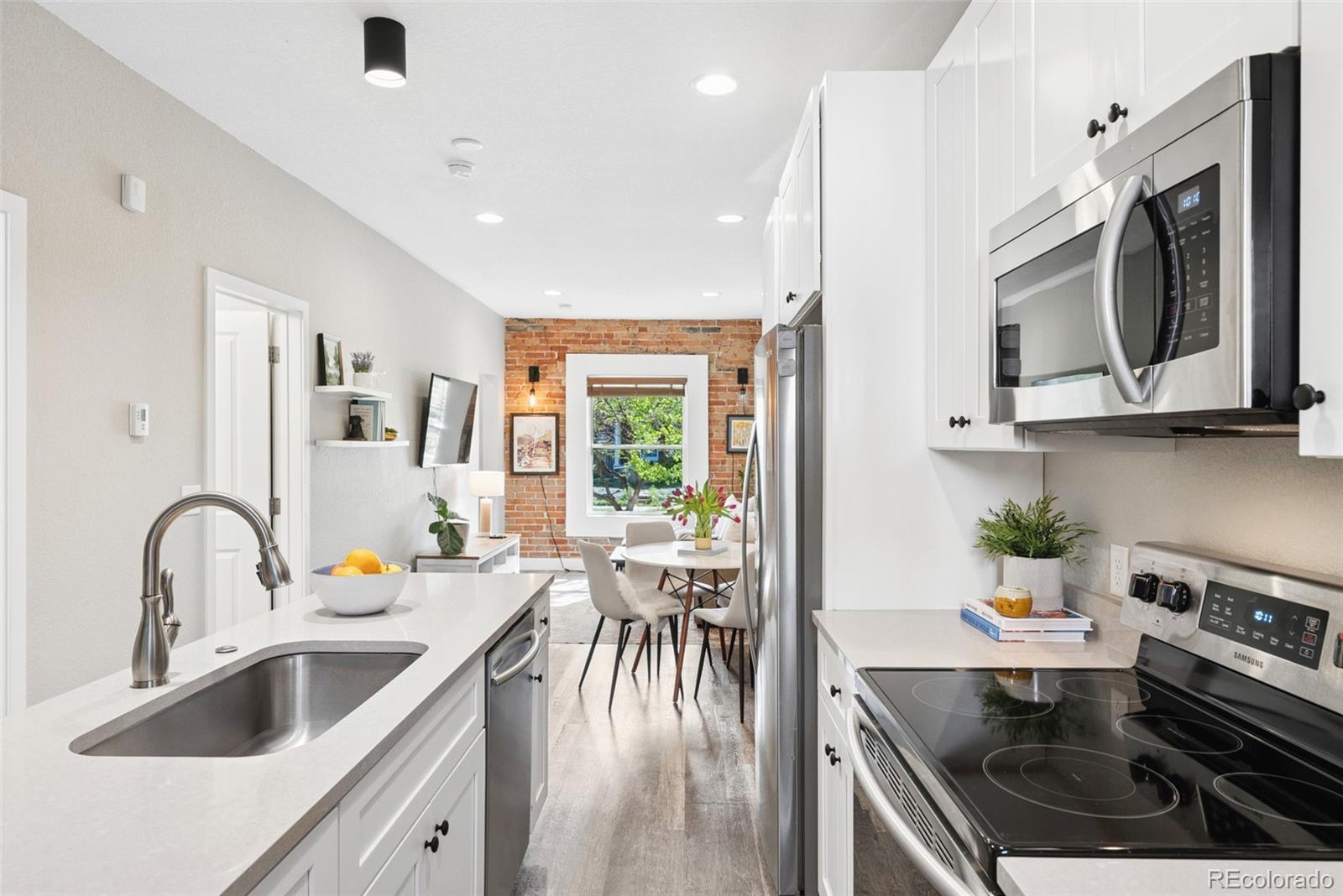 MLS Image #6 for 425 n corona street,denver, Colorado
