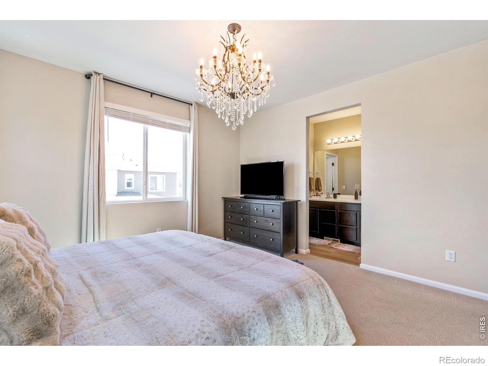 MLS Image #11 for 24351 e 41st avenue,aurora, Colorado