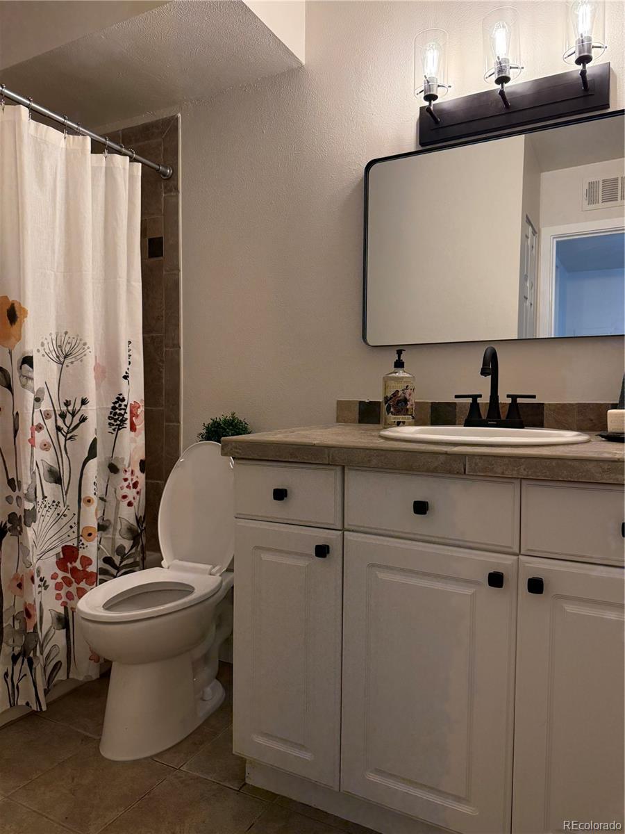 MLS Image #11 for 3663 s sheridan boulevard,denver, Colorado