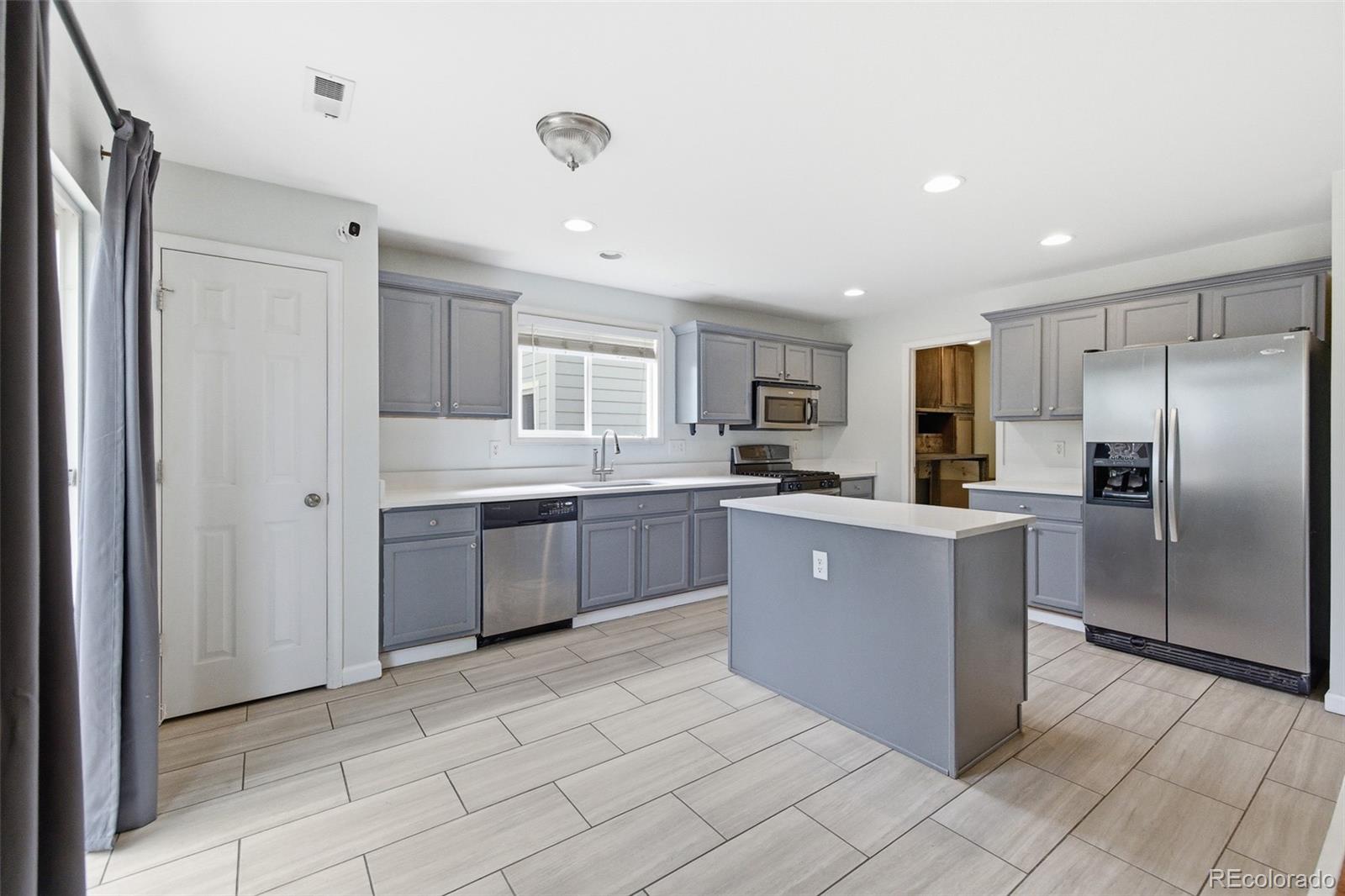 MLS Image #5 for 10598  forester place,longmont, Colorado