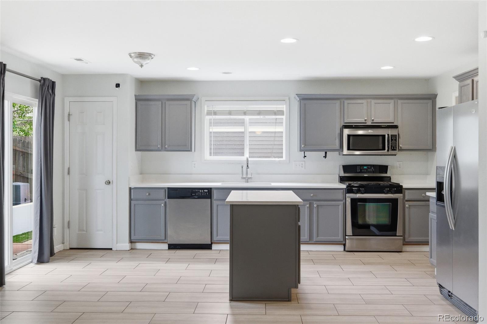 MLS Image #6 for 10598  forester place,longmont, Colorado