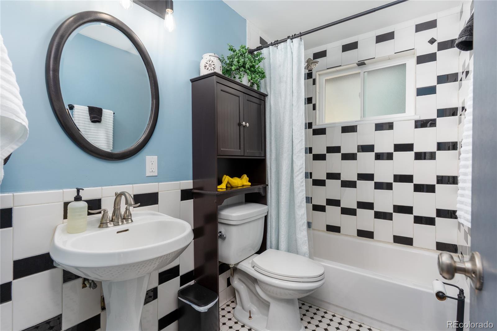 MLS Image #15 for 7916  pennsylvania street,denver, Colorado