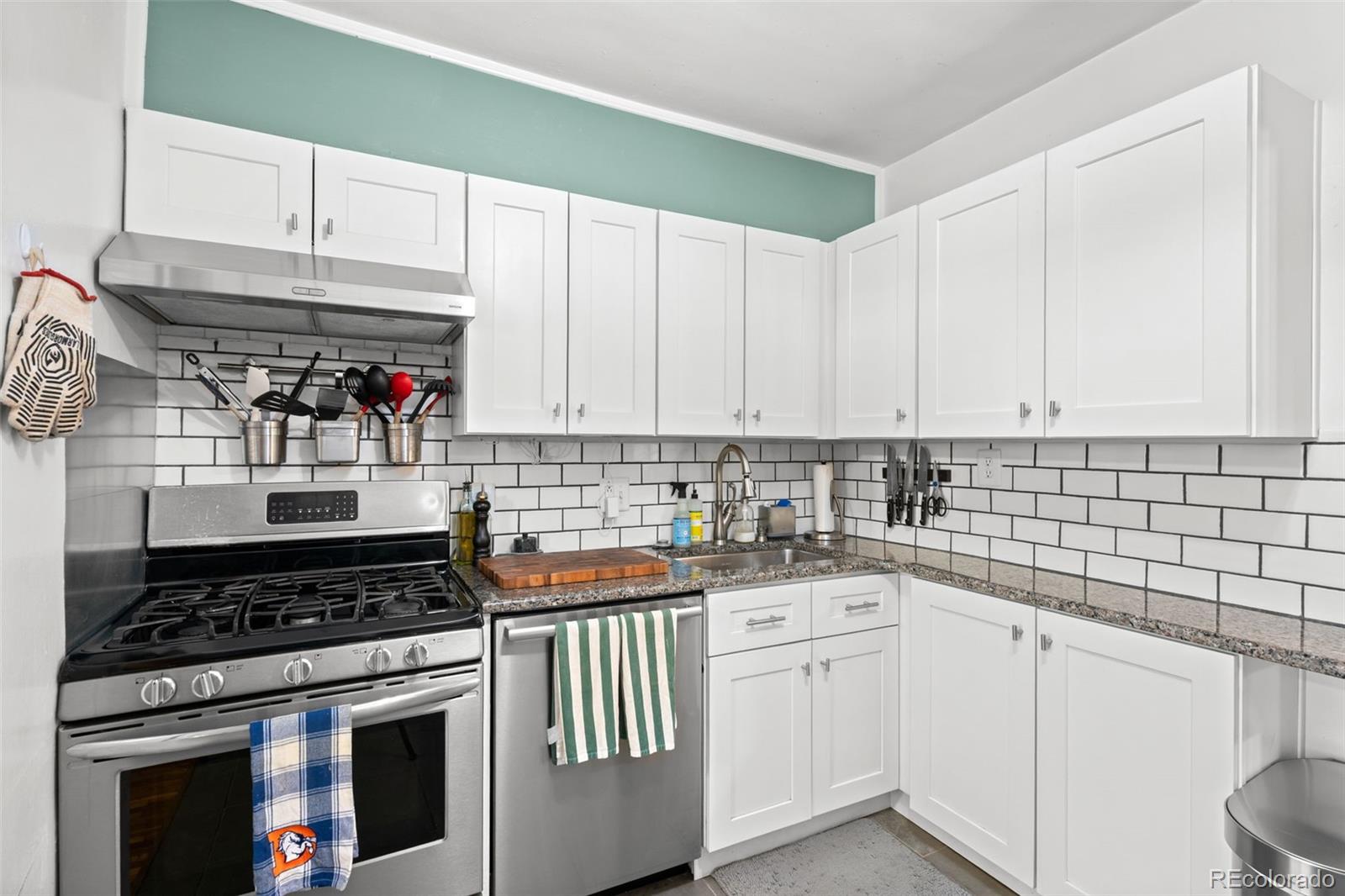 MLS Image #10 for 3850 e 17th avenue,denver, Colorado