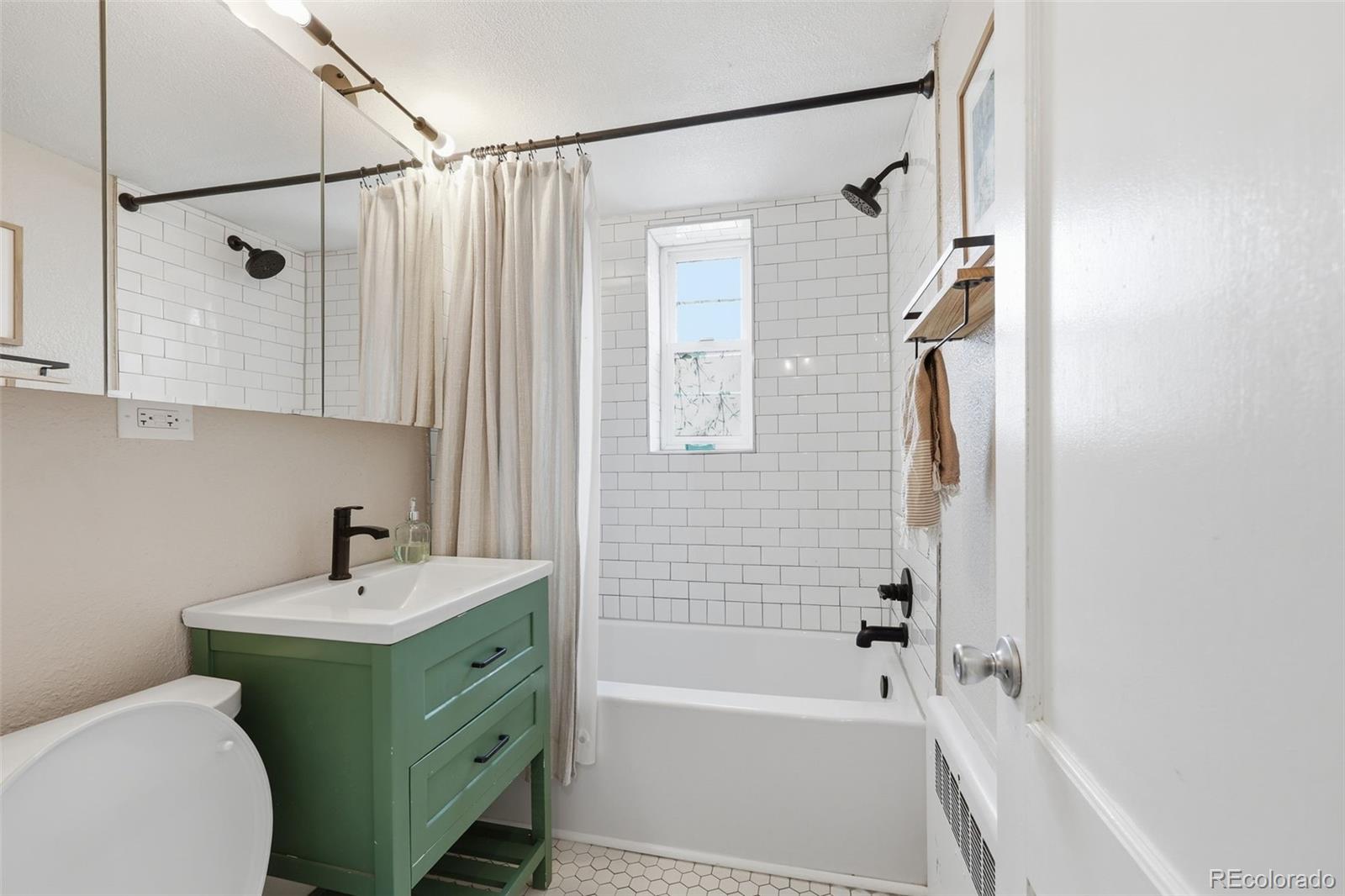 MLS Image #8 for 85 n ogden street 13,denver, Colorado