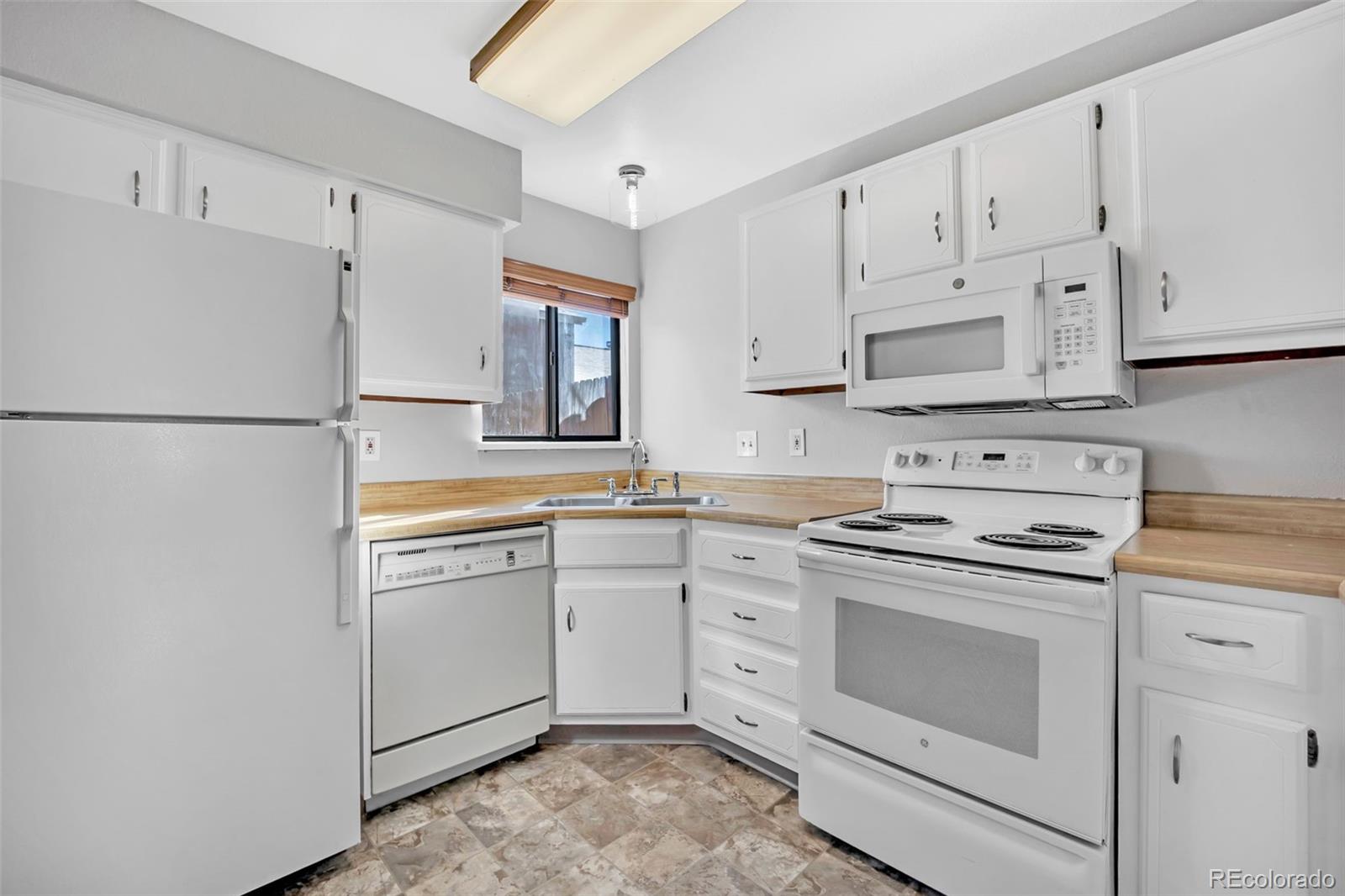 MLS Image #8 for 3921  berkley court,colorado springs, Colorado