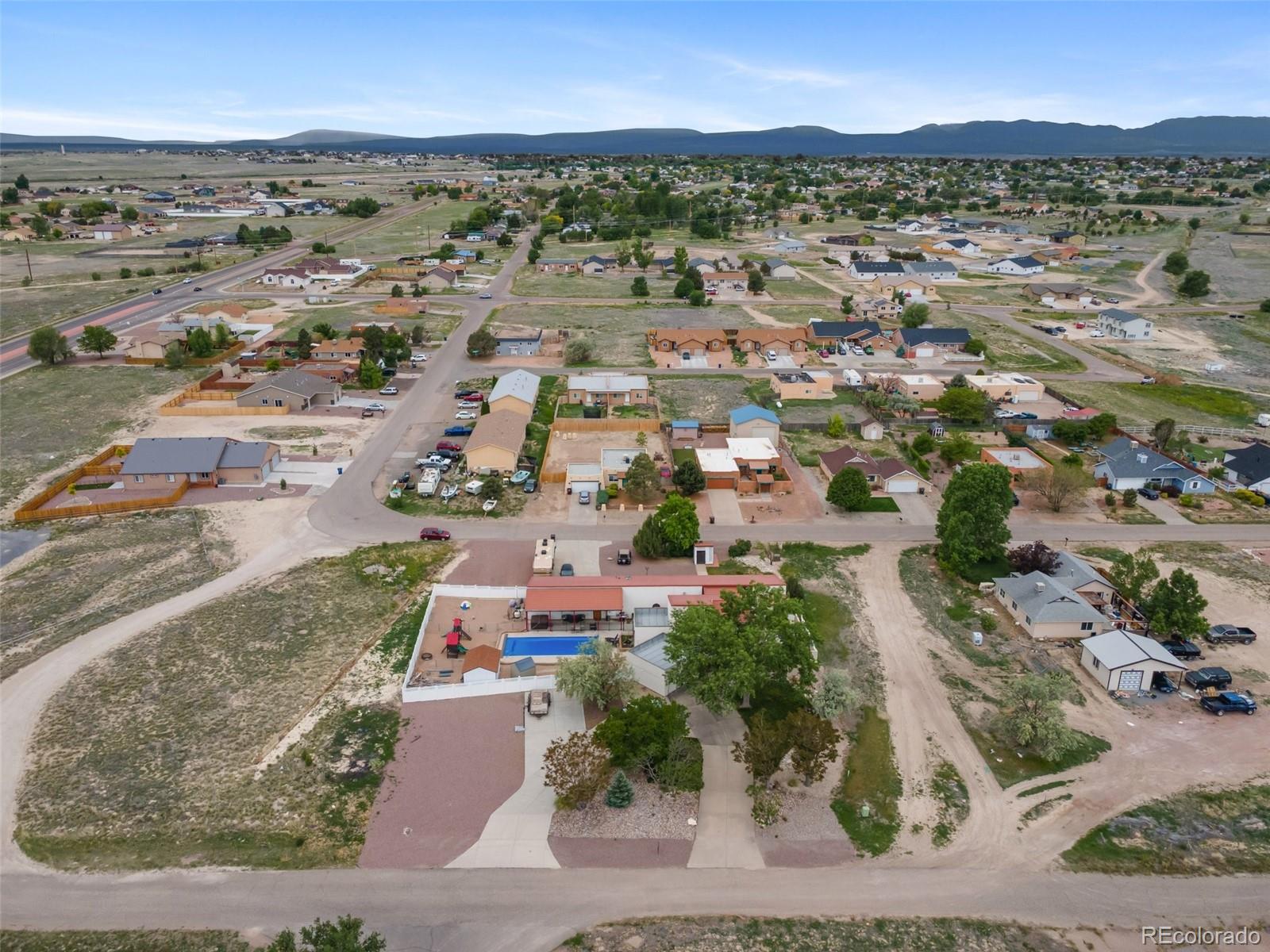 MLS Image #4 for 817 e clarion drive,pueblo, Colorado
