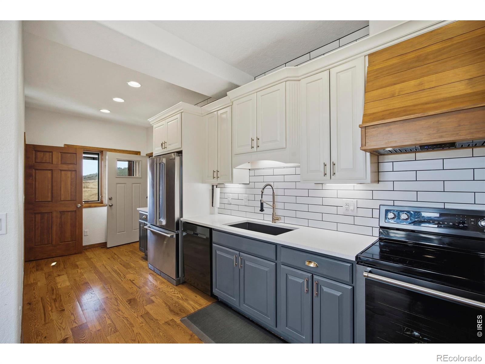 MLS Image #10 for 8000 n county road 27 ,loveland, Colorado