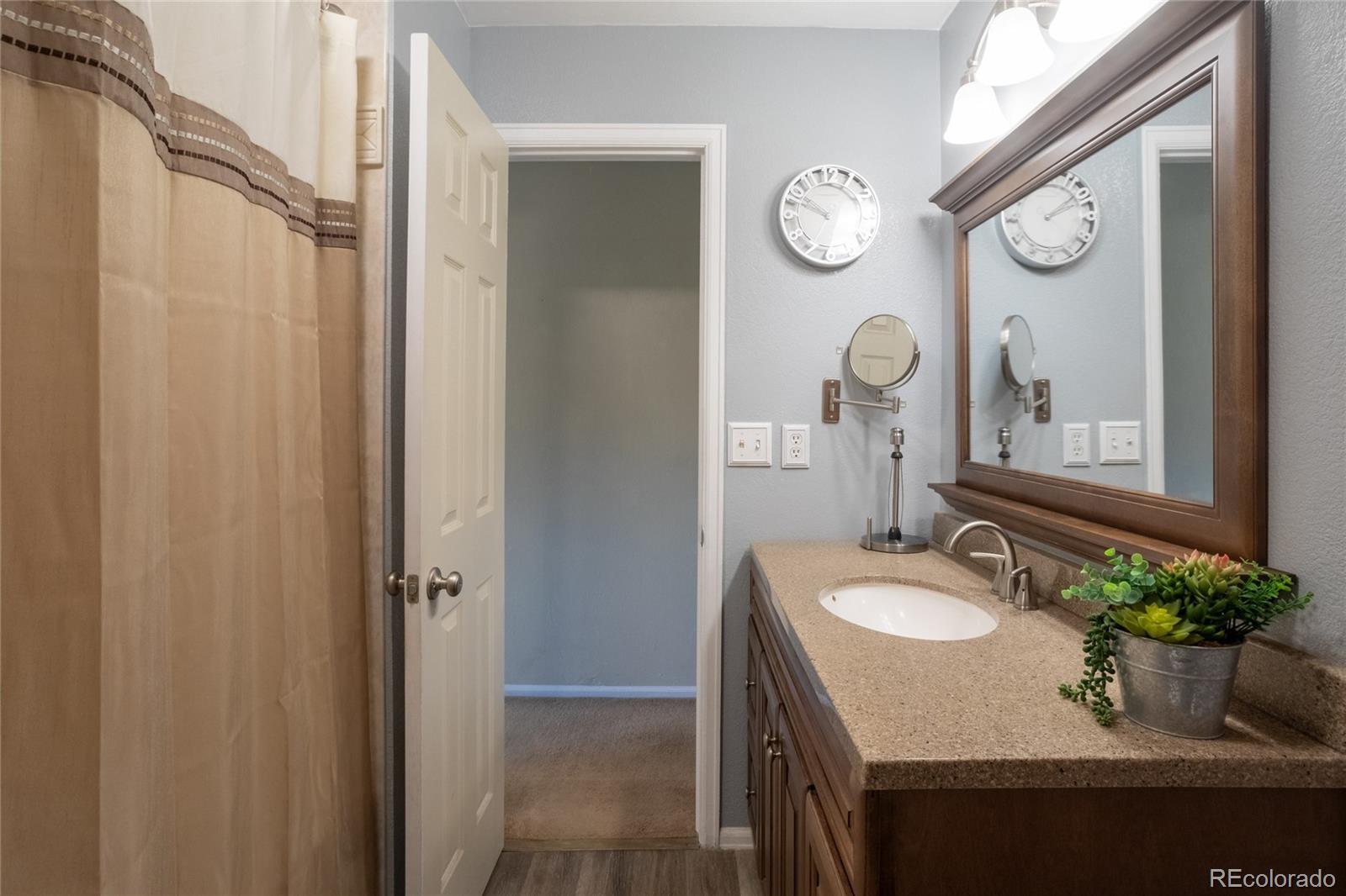 MLS Image #12 for 3404 s ouray way,aurora, Colorado