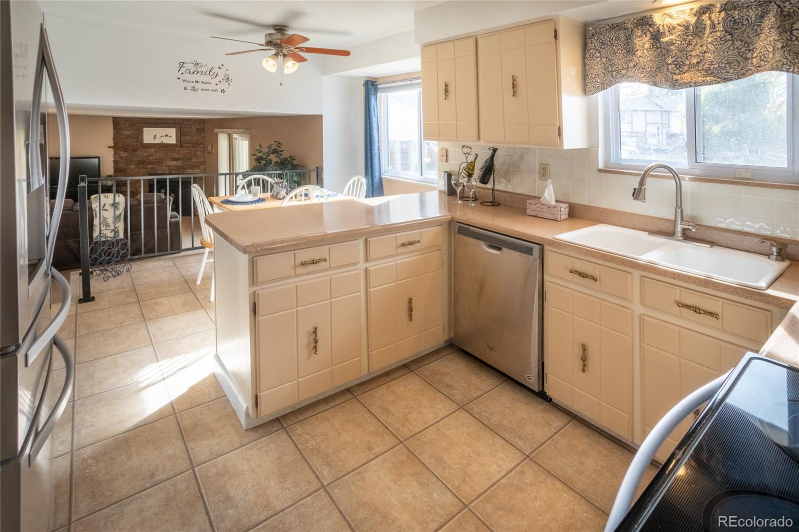 MLS Image #6 for 3404 s ouray way,aurora, Colorado